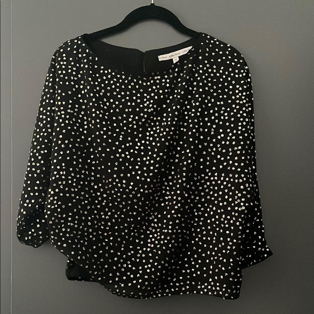 NWOT &other stories Black and Glitter Top Size 6
